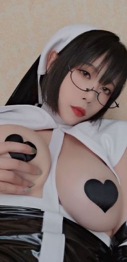 巨乳美女